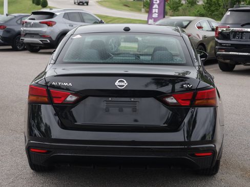 Used 2022 Nissan Altima 2.5 SV FWD image 4