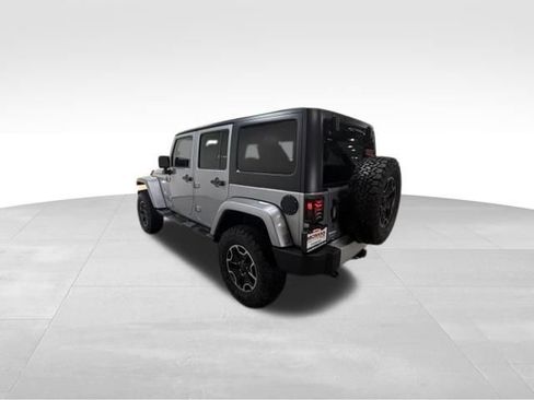 Used 2014 Jeep Wrangler Unlimited Sahara w/ Connectivity Group AWD/4WD image 11