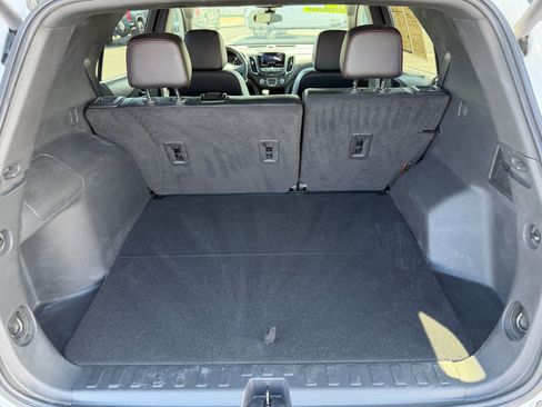 Used 2023 Chevrolet Equinox RS w/ RS Leather Package image 25