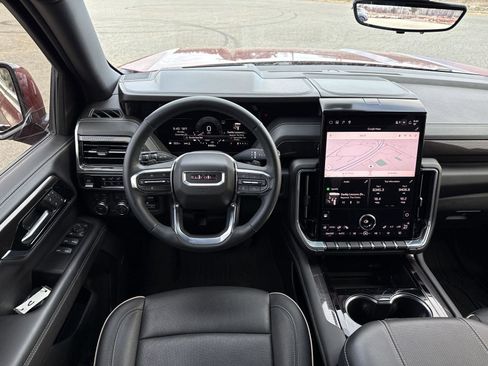 Used 2025 GMC Yukon Elevation w/ Elevation Premium Package image 13