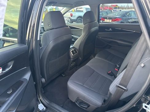 Used 2017 Kia Sorento LX image 22