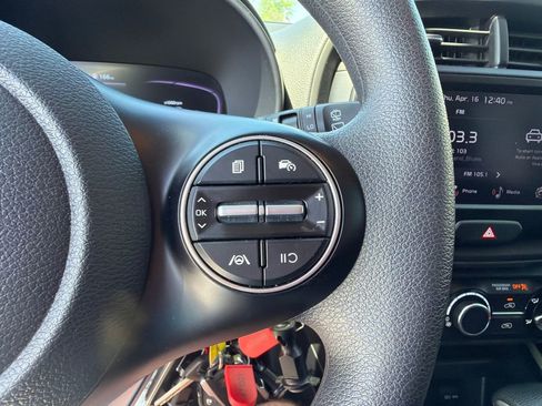 Used 2023 Kia Soul LX w/ LX Technology Package FWD image 24