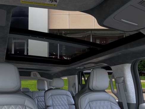 New 2026 Lincoln Navigator Black Label AWD/4WD image 22