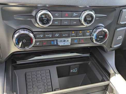 New 2026 Ford F250 Platinum AWD/4WD image 16