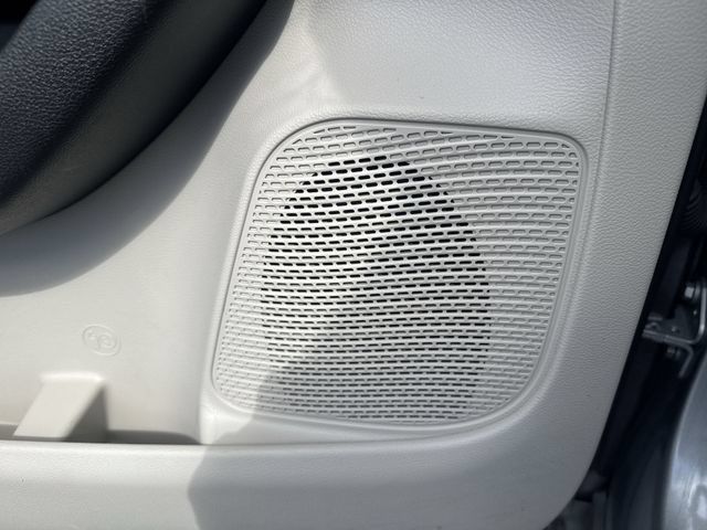 Used 2018 Chrysler Pacifica Touring-L FWD image 29