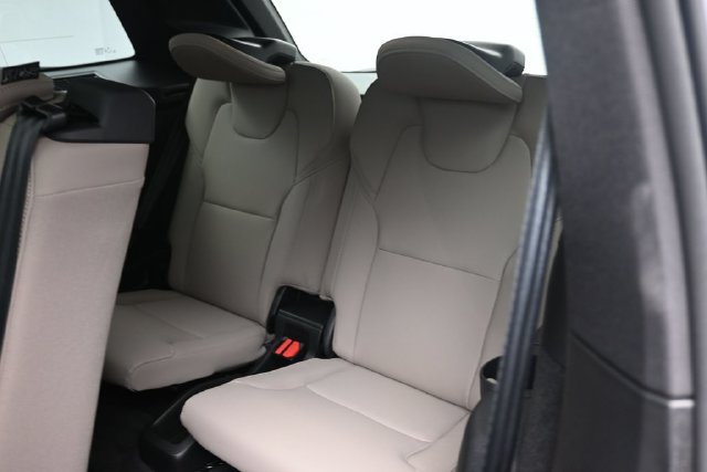 Used 2026 Volvo XC90 B6 Plus w/ Protection Package Premier AWD/4WD image 25