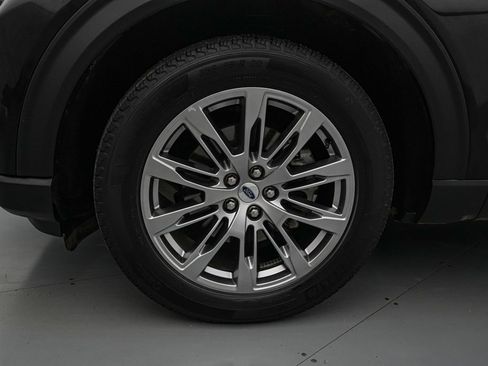 Certified 2025 Ford Explorer Platinum AWD/4WD image 11