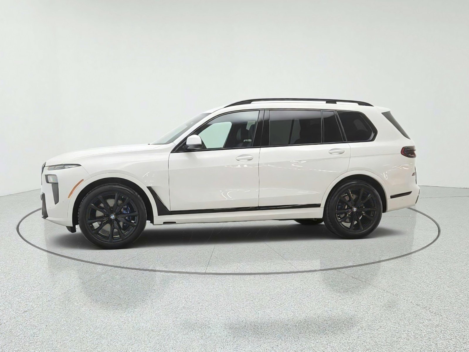 Used 2025 BMW X7 xDrive40i w/ M Sport Package AWD/4WD image 8