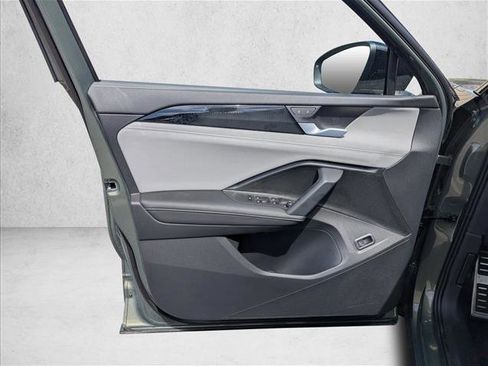 New 2026 Volkswagen Tiguan SE R-Line FWD image 21