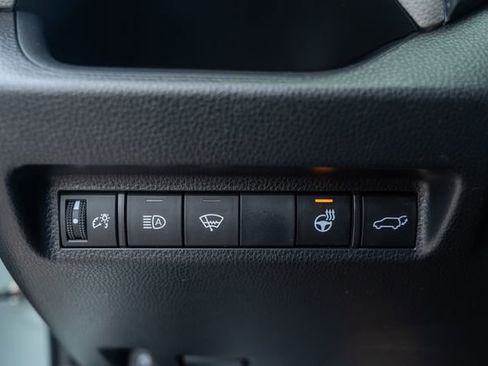 Used 2022 Toyota RAV4 XLE image 25