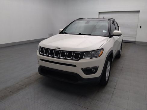 Used 2019 Jeep Compass Latitude FWD image 15