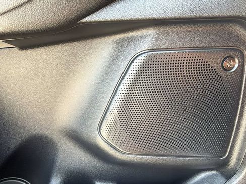 Used 2020 Ford Escape Titanium FWD image 16