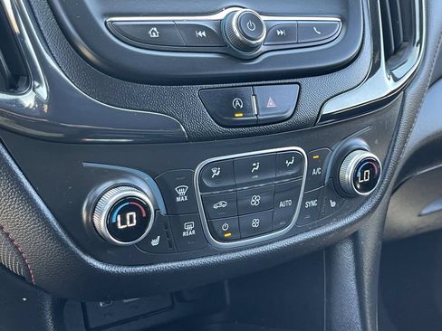 Used 2022 Chevrolet Equinox RS FWD image 28