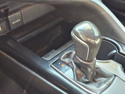 Used 2020 Toyota Camry SE w/ Carpet Mat Package FWD image 12