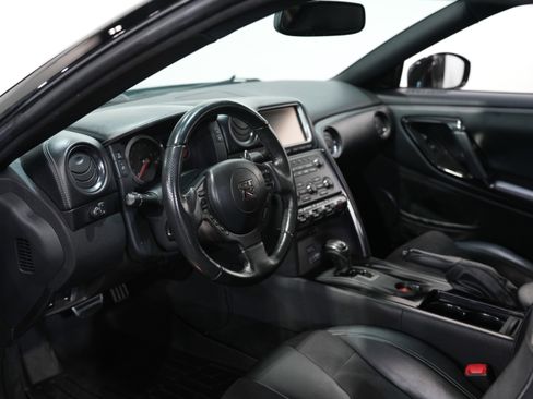 Used 2015 Nissan GT-R Premium image 31