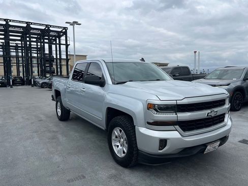 Used 2018 Chevrolet Silverado 1500 LT w/ All Star Edition RWD image 3
