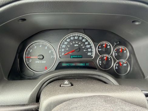Used 2004 GMC Envoy XL SLT w/ 1SD Preferred Equipment Group AWD/4WD image 8