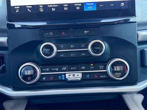 Used 2024 Ford Expedition XLT image 20