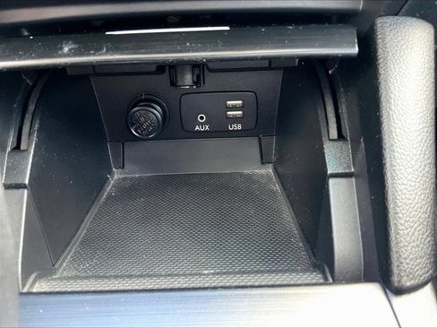 Used 2016 Subaru Outback 2.5i Limited AWD/4WD image 16