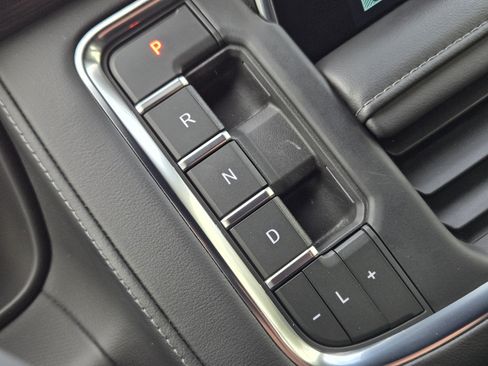 Used 2023 Chevrolet Tahoe Z71 w/ Z71 Off-Road Package image 22