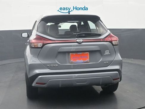 Used 2024 Nissan Kicks SR w/ SR Premium Package FWD image 6