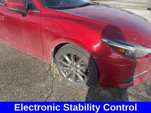 Used 2018 MAZDA MAZDA3 Grand Touring image 11