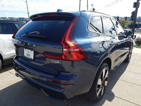 Certified 2025 Volvo XC60 T8 Plus w/ Protection Package Premier image 6