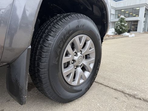 Used 2019 Toyota Tacoma SR5 image 6