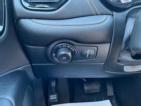 Used 2022 Dodge Durango R/T w/ Quick Order Package 22F AWD/4WD image 16