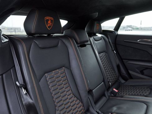 Used 2022 Lamborghini Urus image 43