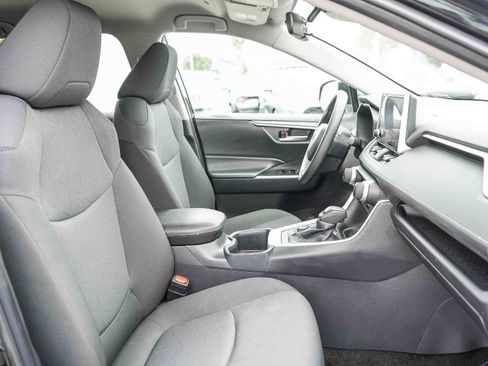Used 2025 Toyota RAV4 XLE AWD/4WD image 18