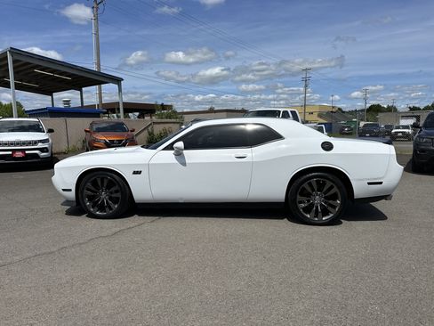 Used 2014 Dodge Challenger SRT8 Core image 2