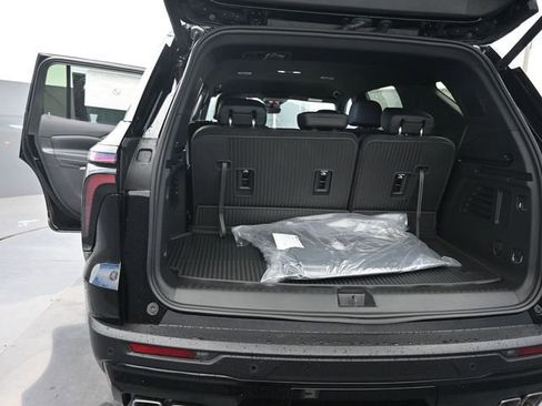 New 2026 Chevrolet Traverse LT w/ Enhanced Driving Package FWD image 8