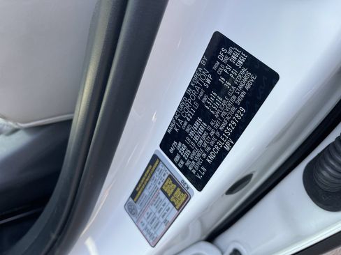 Certified 2025 Kia Niro EX FWD image 13