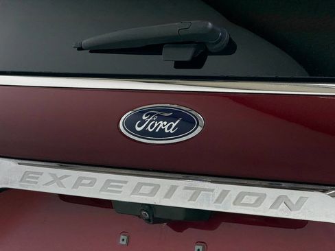 Used 2019 Ford Expedition Limited w/ Driver Assistance Package image 24