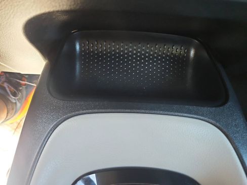 Used 2021 Toyota Corolla LE FWD image 31