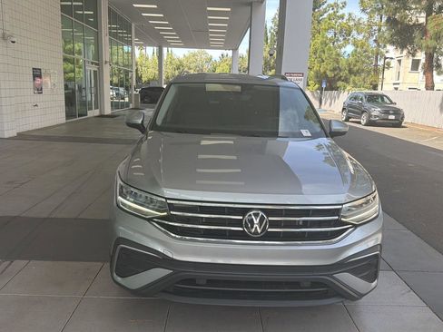 Certified 2023 Volkswagen Tiguan SE FWD image 8