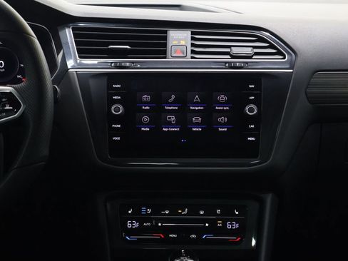 Used 2024 Volkswagen Tiguan SEL R-Line image 19