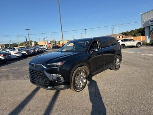 Used 2024 Toyota Grand Highlander AWD image 12