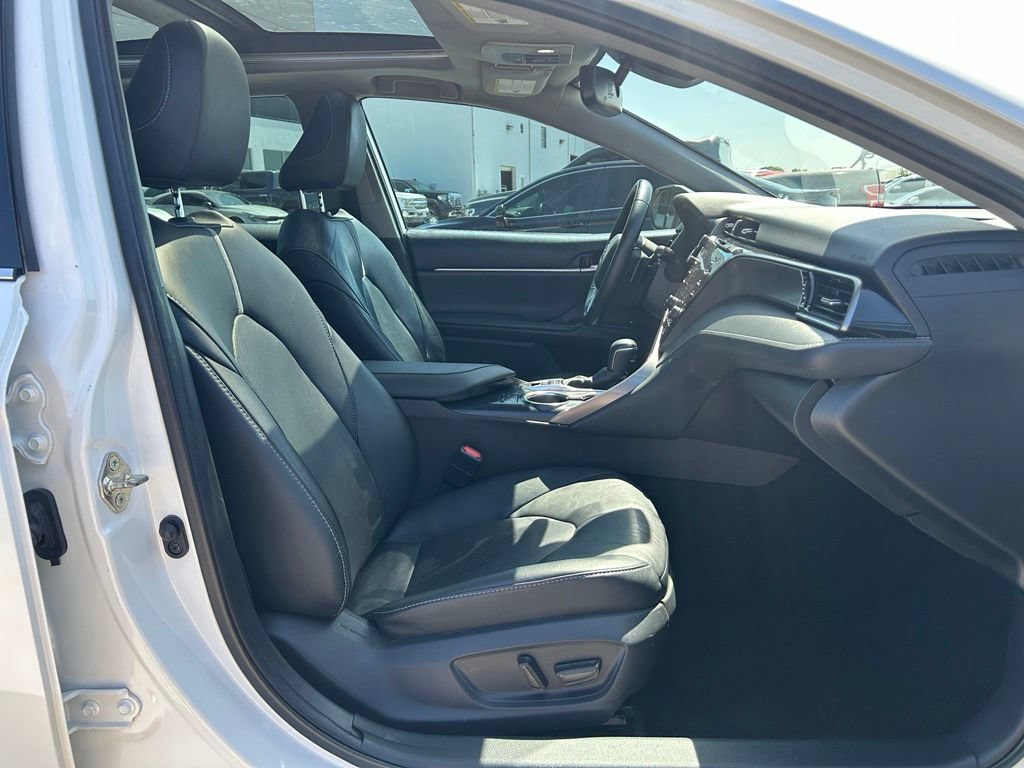 Used 2020 Toyota Camry XSE FWD image 18
