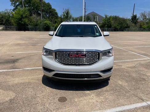 Used 2018 GMC Acadia Denali w/ Technology Package FWD image 2