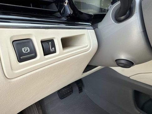 Used 2020 Cadillac XT6 Premium Luxury image 31