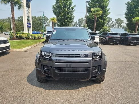 New 2026 Land Rover Defender 130 X-Dynamic SE AWD/4WD image 9
