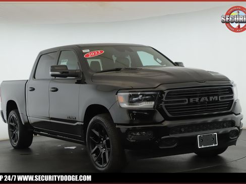 Used 2023 RAM 1500 Laramie AWD/4WD image 1