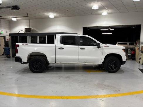 Used 2022 Chevrolet Silverado 1500 Custom Trail Boss w/ LPO, Dark Essentials Package image 8