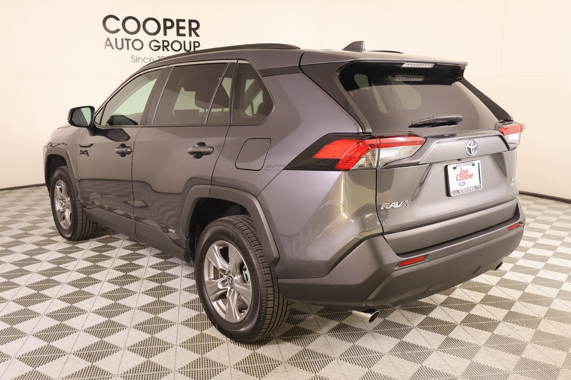 Used 2024 Toyota RAV4 LE AWD/4WD image 21