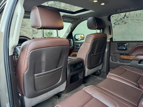 Used 2015 Chevrolet Silverado 1500 High Country w/ High Country Premium Package AWD/4WD image 30