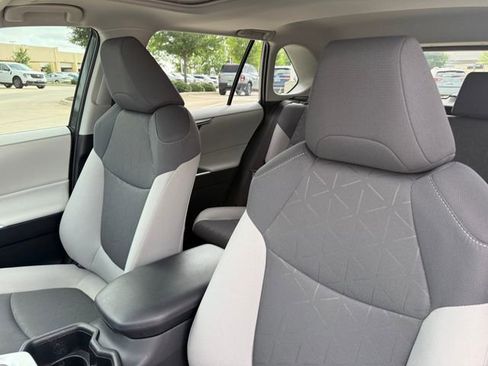 Used 2025 Toyota RAV4 XLE w/ Convenience Package AWD/4WD image 14