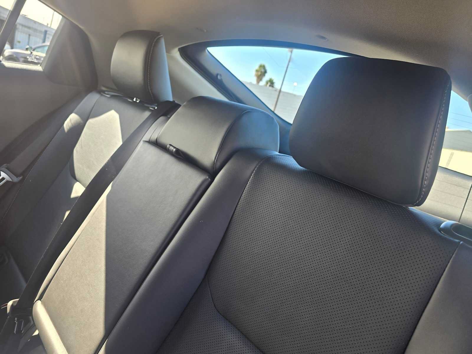 Used 2026 Toyota Prius XLE AWD/4WD image 17