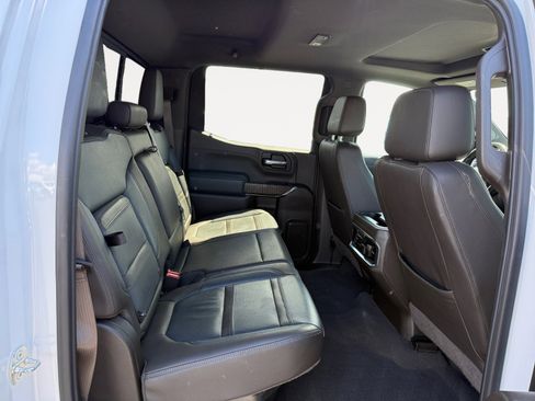 Used 2019 GMC Sierra 1500 Denali w/ Denali Ultimate Package AWD/4WD image 18